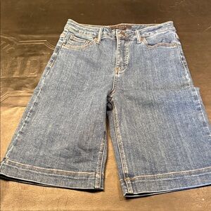 Women's Mid-Blue Denim Jean Shorts